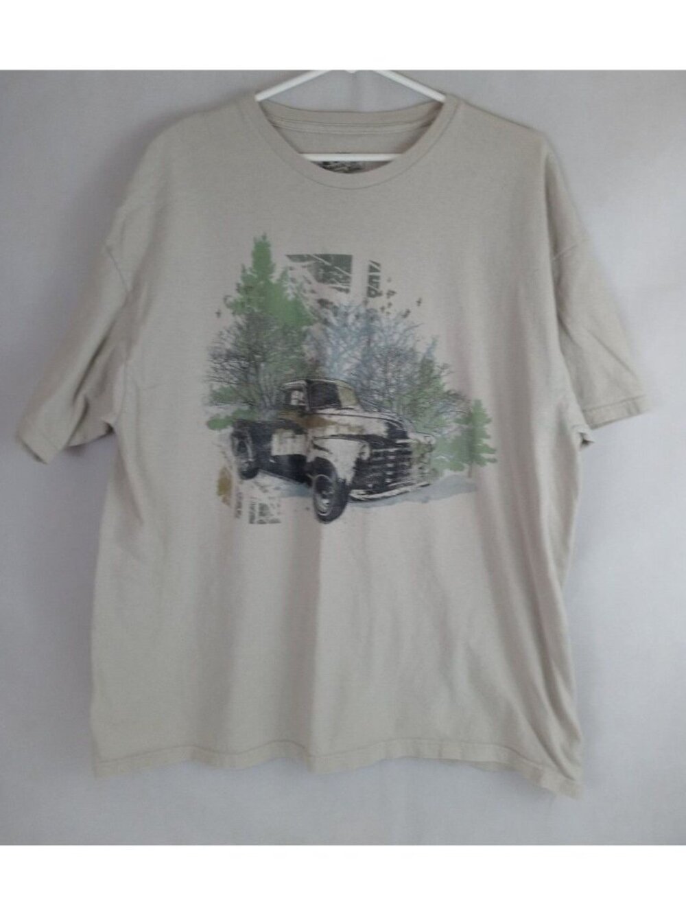 Majestic Hills Men's Graphic Tee With Pickup Truck Design Size 2XL 100% Cotton